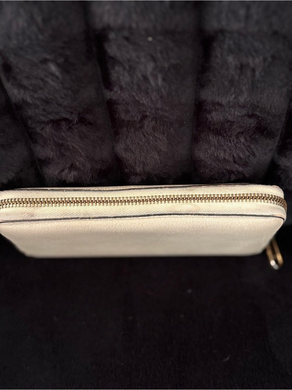 GUCCI Metallic Ivory Zip-Around Wallet with Green and Red Web Stripe - Picture 3 of 8